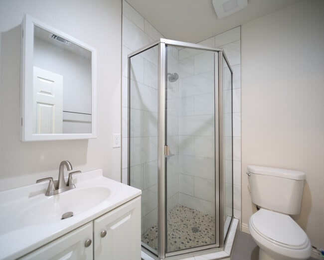 Photo - 120 E Shady Grove Dr