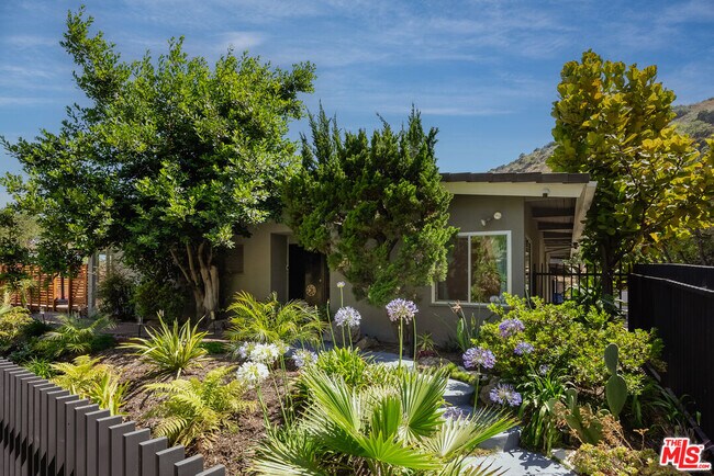 Photo - 7211 Chelan Way
