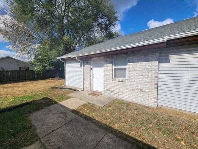 Duplex Located On The North Side - Duplex Located On The North Side House