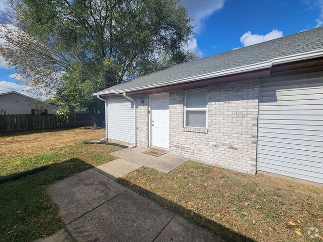 Building Photo - Duplex Located On The North Side Rental