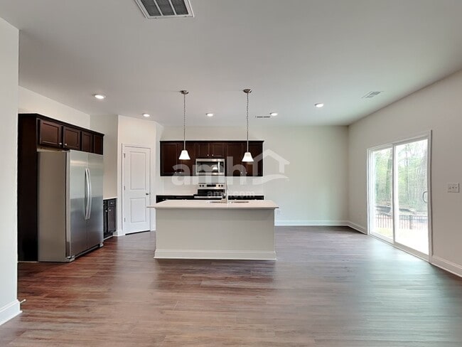 Photo - 636 Rivermist Dr