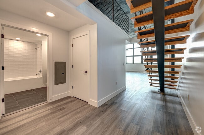 1BR, 1.5BA - 1366SF - Hall - South Street Lofts