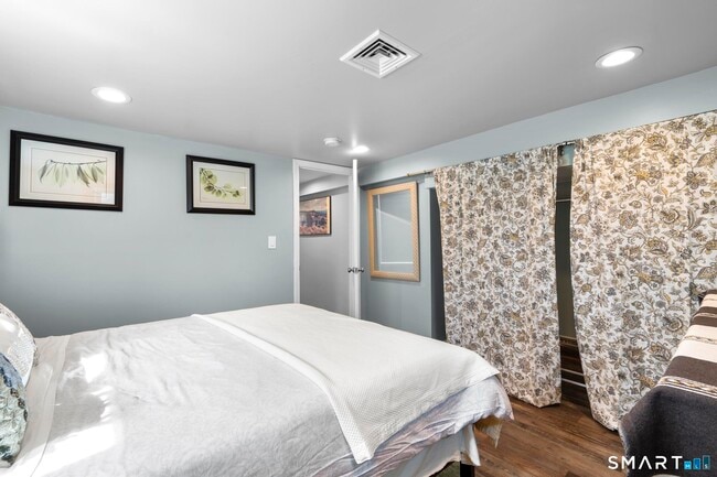 Photo - 111 Judd St