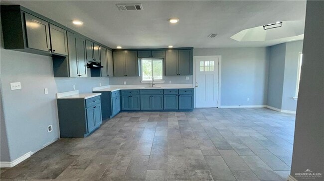 Photo - 16 Champion Dr