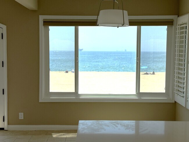 Photo - 1319 E Seal Way Unidad B