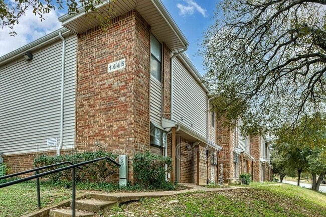 Building Photo - 1429 Weiler Blvd Rental