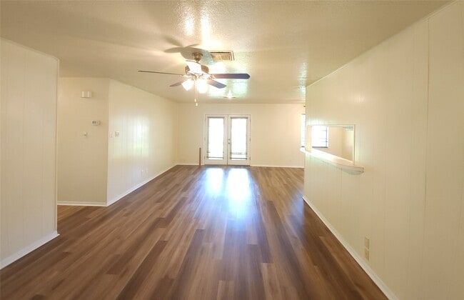 5322 Royal Oak Dr