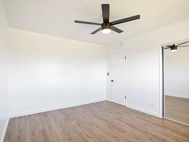 901 Centinela Ave