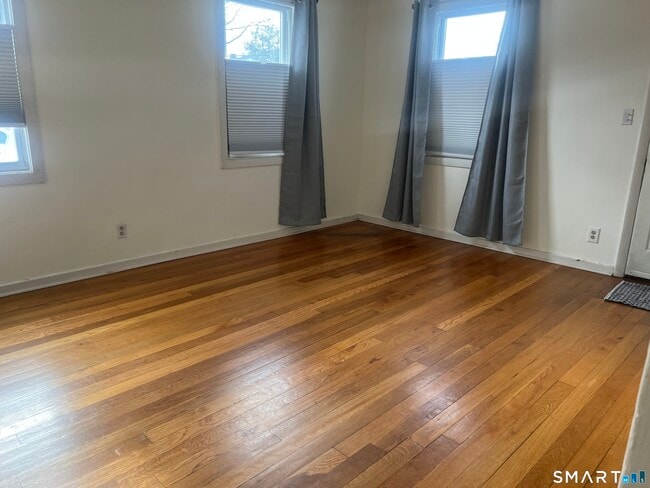 Photo - 128 Laurel Ct