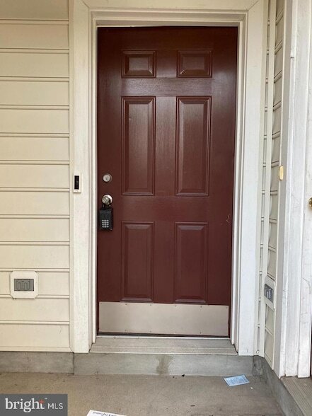 Photo - 9543 Center St