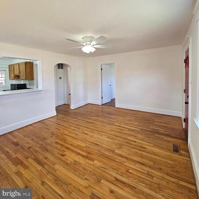 Photo - 2910 16th St S