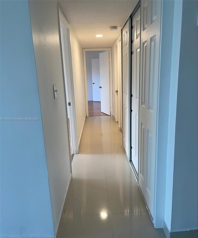 Photo - 8405 NW 8th St Unidad 409