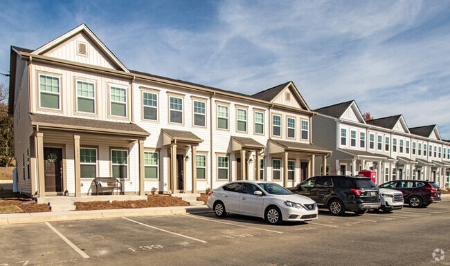 Building Photo - BEAUTIFUL 2 Bedroom Townhome in Midland - ...