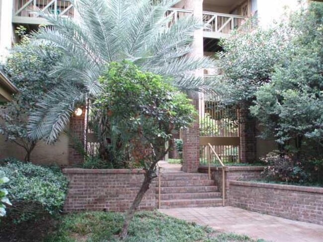 Photo - Croix 325 - 2 Bed 1 bath - $1450