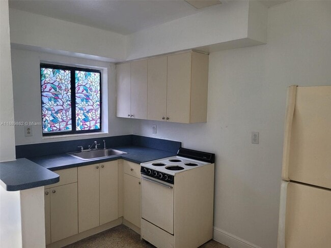 Building Photo - 154 W 26th St Unit 2