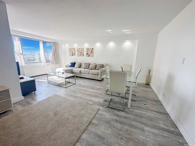 Photo - 6120 Grand Central Pkwy Condo