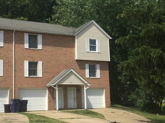 Building Photo - 1372 Twin Pines Trail Unit 1