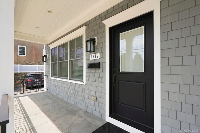 Photo - 124 Maple Ave