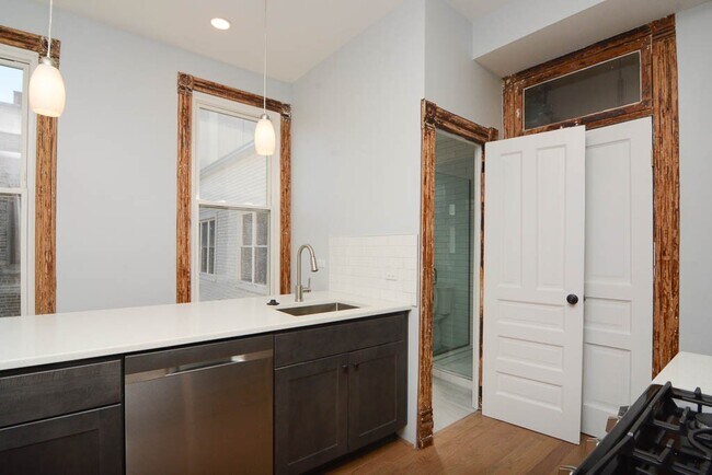 Photo - 949 N Winchester Ave Unit 3C