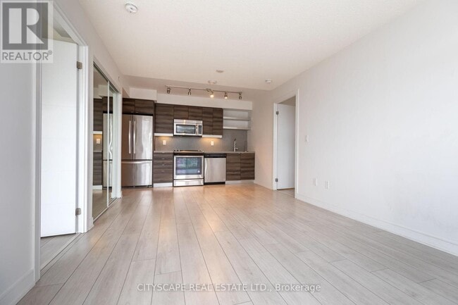 Photo - 525 Adelaide St W Unit 1109