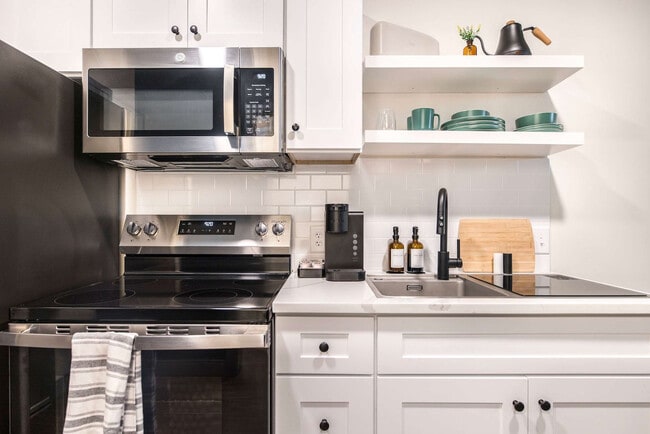 Photo - 520 Martin Luther King Jr Blvd Unidad SI ID1356311P