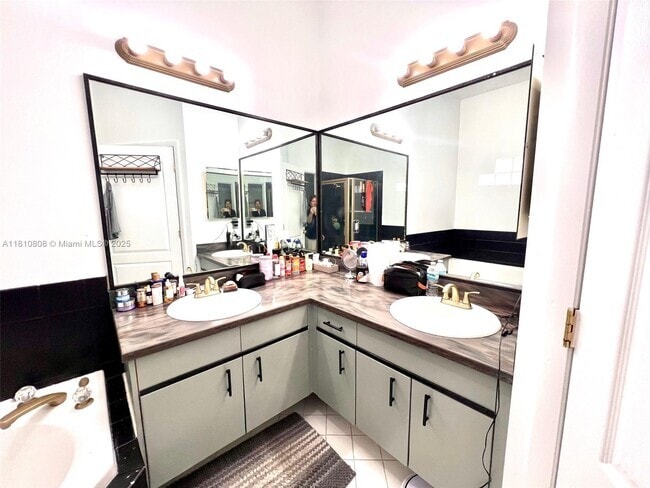 Building Photo - 21519 SW 90th Ave Rental