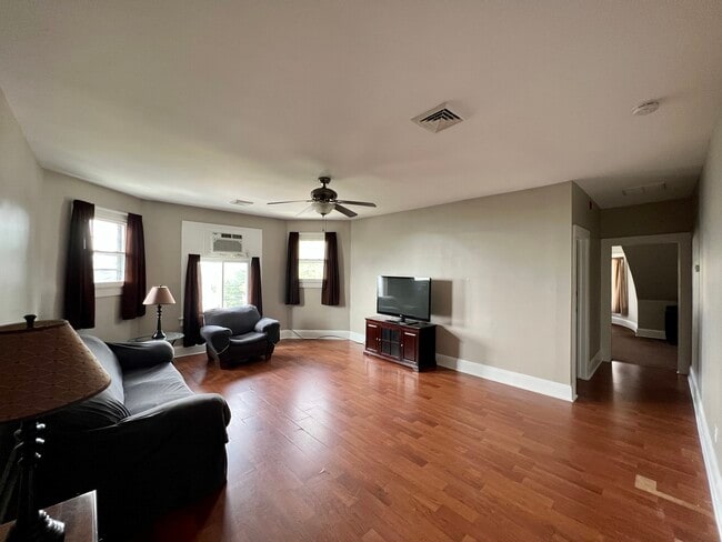 Photo - 1202 Vine St Unit 6