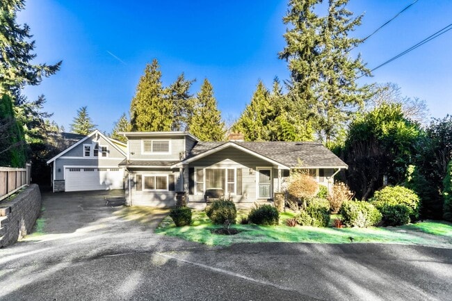 Building Photo - 4Bd/2Ba Bellevue House