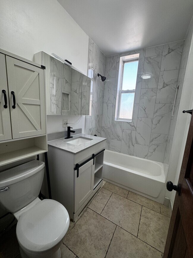 Photo - 2726 W Adams St Unit Apt 2