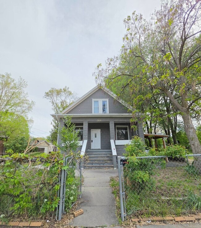 Building Photo - 764 Garfield Ave Unit 2