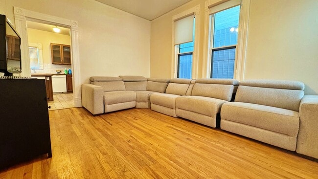 Photo - Historic Downtown 4 Bed 1.5 Bath Across fr...