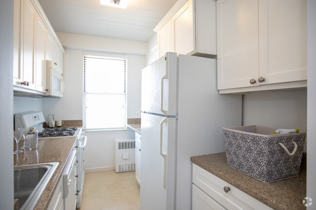 1BR, 1BA - 766 SF Model