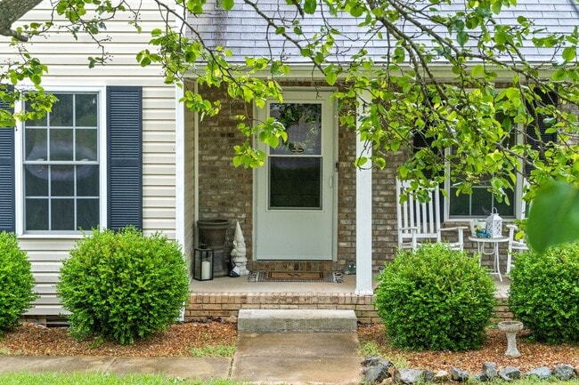 Photo - Lovely home in Peach Tree - Waiting for you to call home for the Holidays!