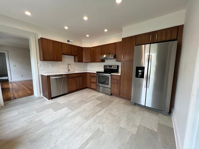 838 W Gordon St Unit 838 Gordon St