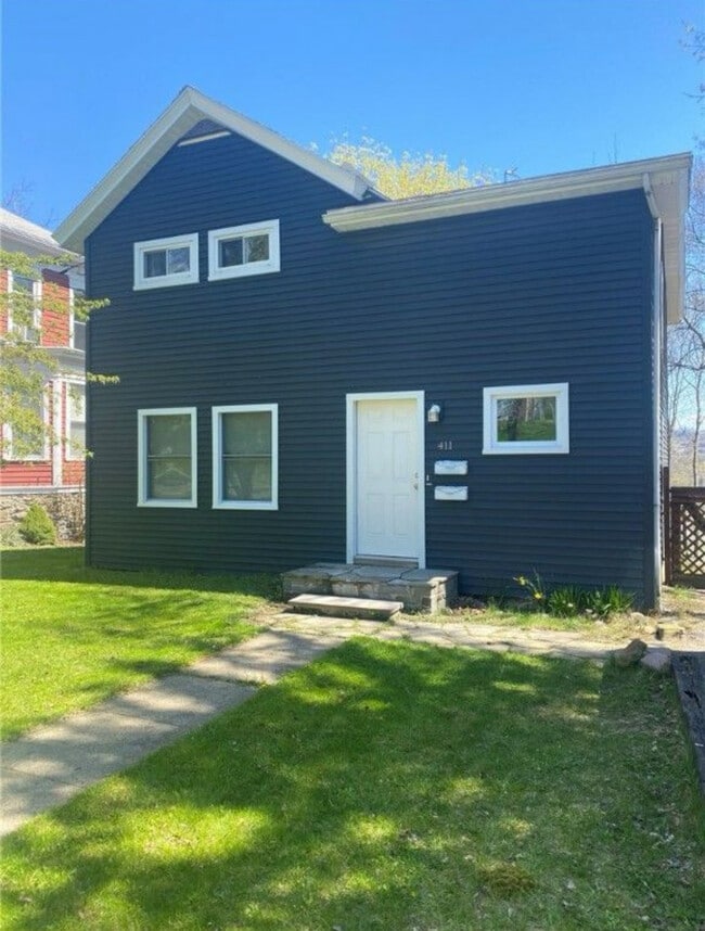 Building Photo - 411 Hector St Unit 1 Rental