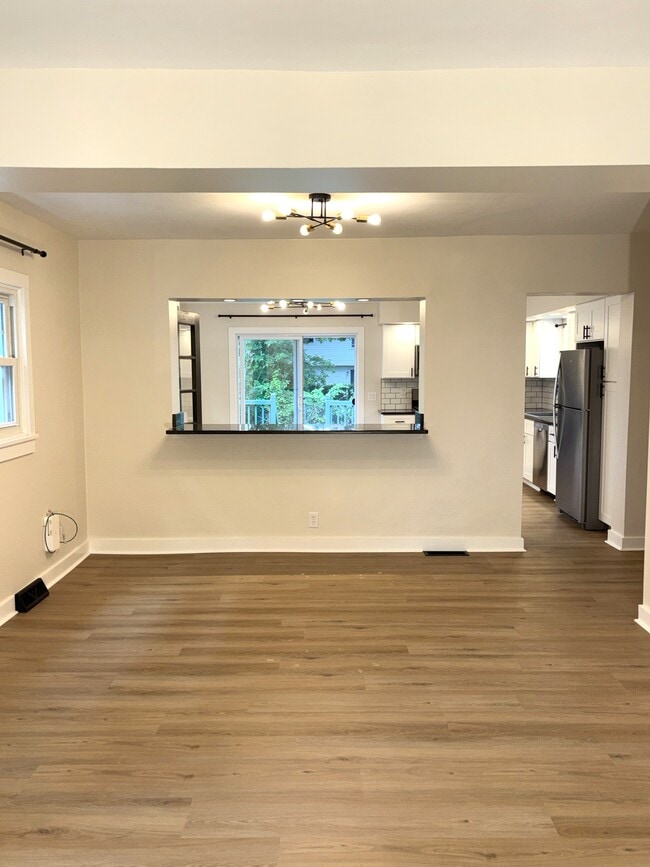 215 Magnolia Ave