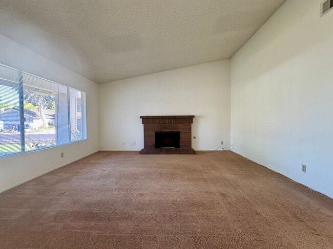 Photo - 793 Tioga Pl
