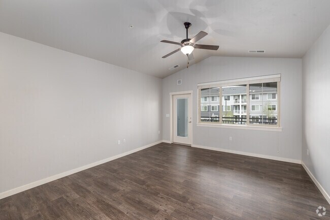 3BR, 2BA - 1,192SF