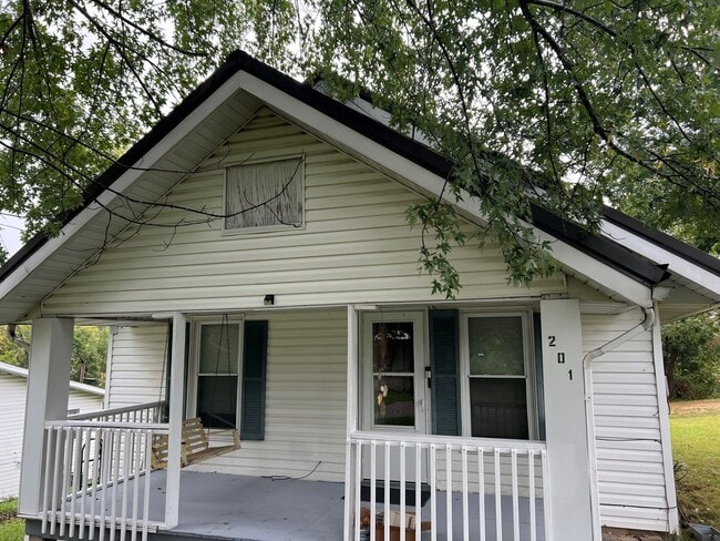 Building Photo - Affordable 2 Bedroom Home in the Heart of Dixon
