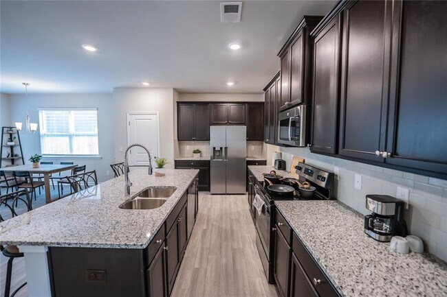 Photo - 454 Burgundy Terrace SE