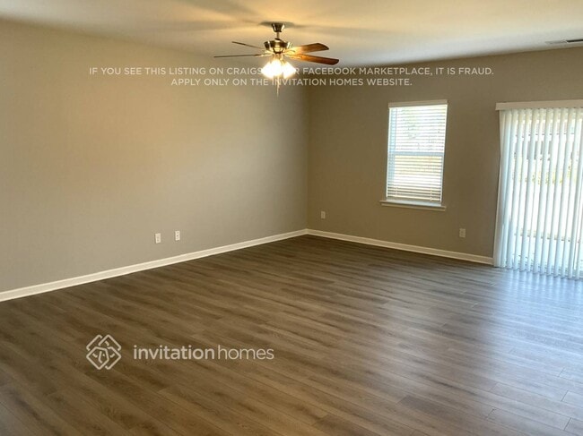 Photo - 528 Almere Dr