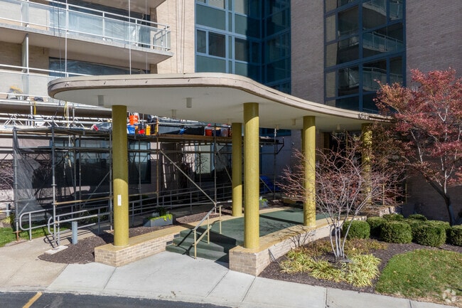 Photo - Parkway Towers