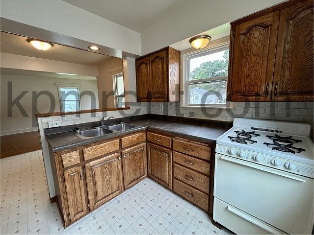 Photo - 1109 3rd Ave NW