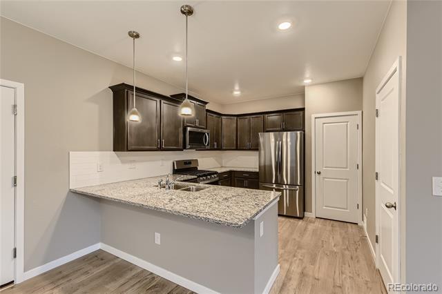 Photo - 847 Quatar St