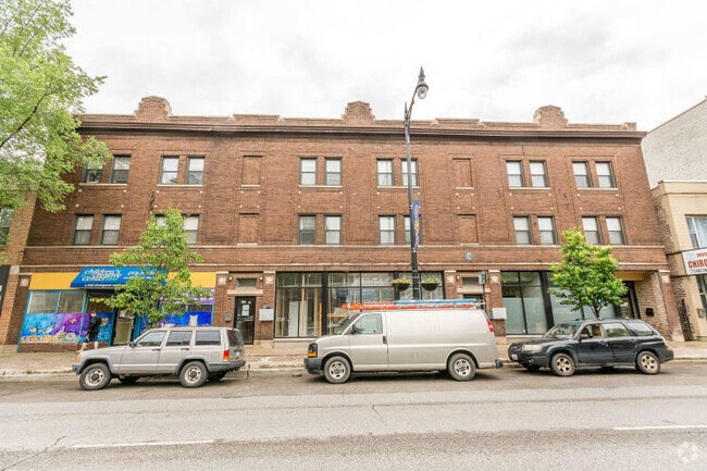 Building Photo - 1915 W Irving Park Rd Unit 206 Rental
