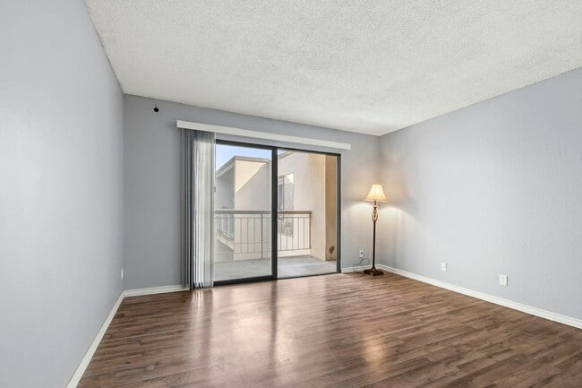 Photo - 300 N Civic Dr