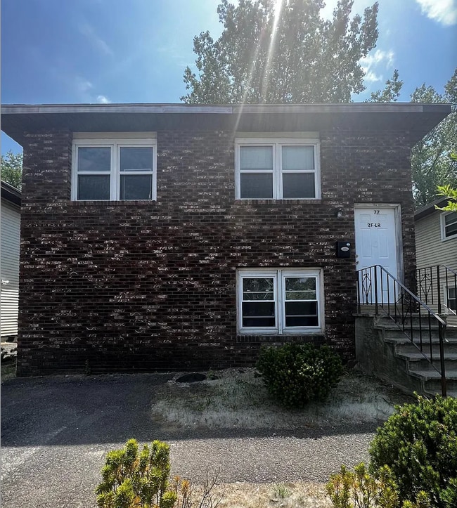 Building Photo - 77 Brevator St Unit 2 Rental