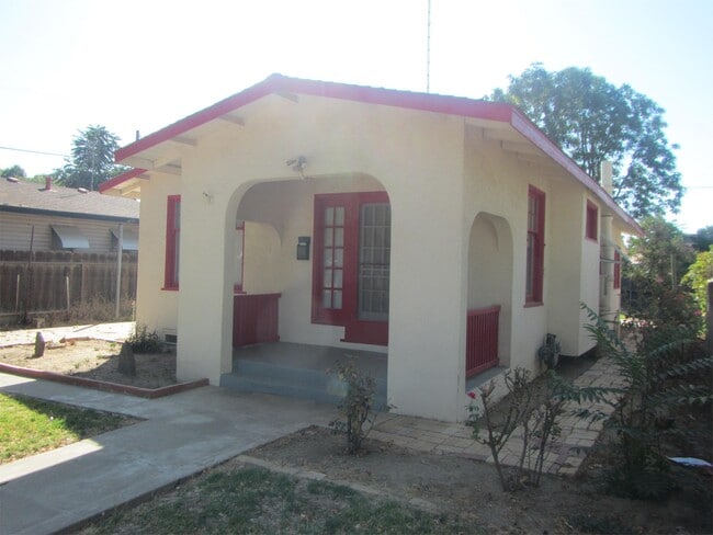 782 4th Ave