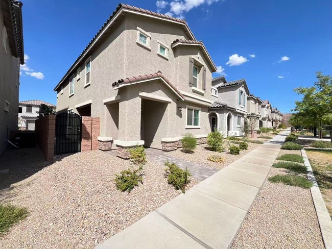 1347 Graphite Ave