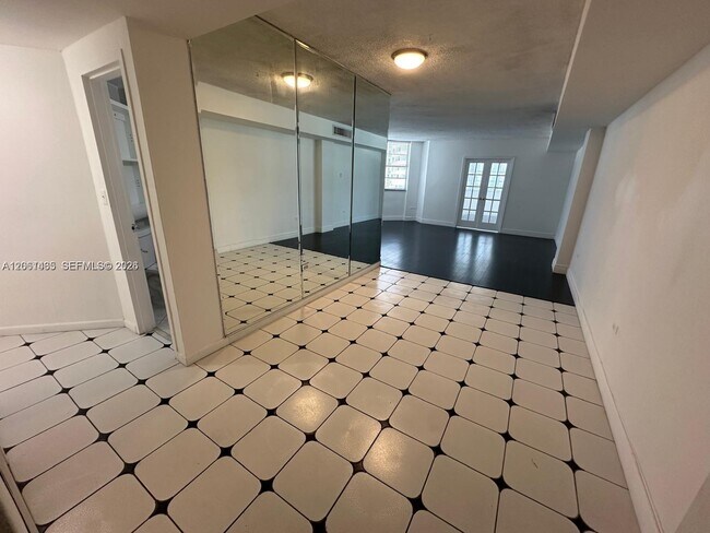 Photo - 999 Brickell Bay Dr Unidad 1408